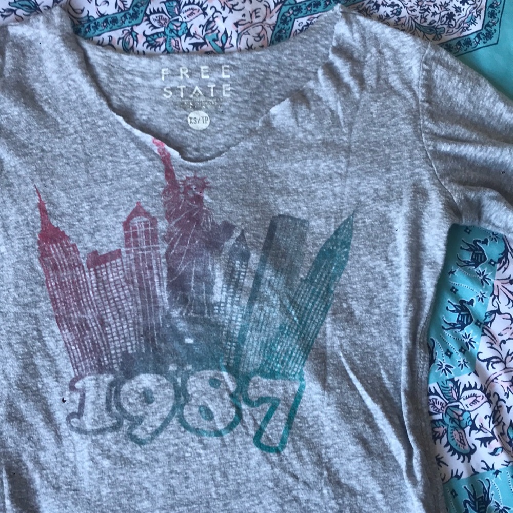 ‼️CLOSET CLOSING‼️1987 T-Shirt